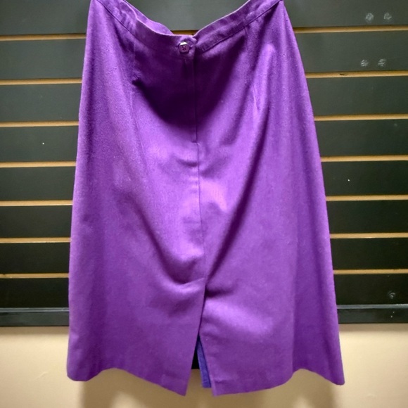 Brian David Canada 2-Piece Wool Blend Skirt Suit – Purple – Made in Canada - Picture 4 of 6